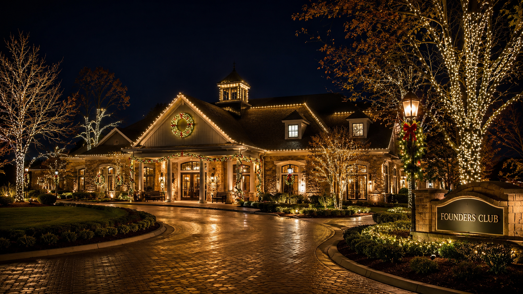 Christmas Lights in August? Why Houston HOA Boards Should Plan Holiday Lighting Earlier Than They Think